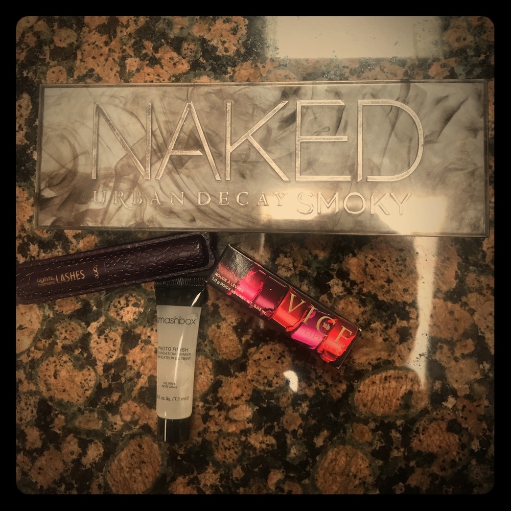 Urban Decay Smokey Eyeshadow Bundle
